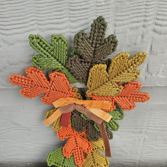 Handmade Plastic Canvas Doorknob Wreath Fall Leaves Hanging Decor Autumn - Picture 2 of 6